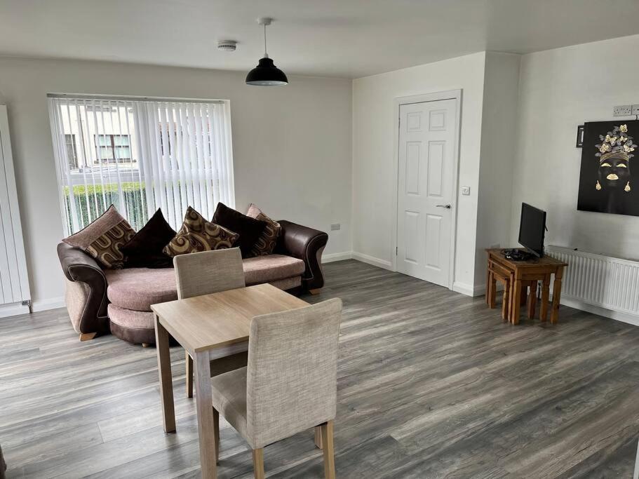Conveniently Located, Close To City And Quiet Area Londonderry Exterior photo